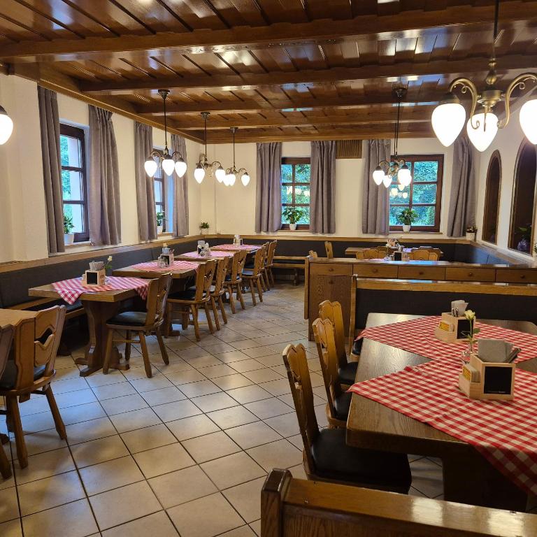 Restaurace v ubytování Gasthof Tut