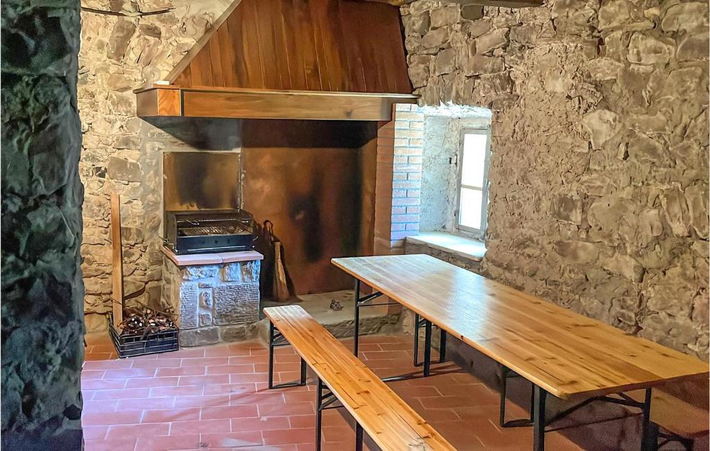 Kuchnia lub aneks kuchenny w obiekcie Nice Home In Nicciano With Jacuzzi