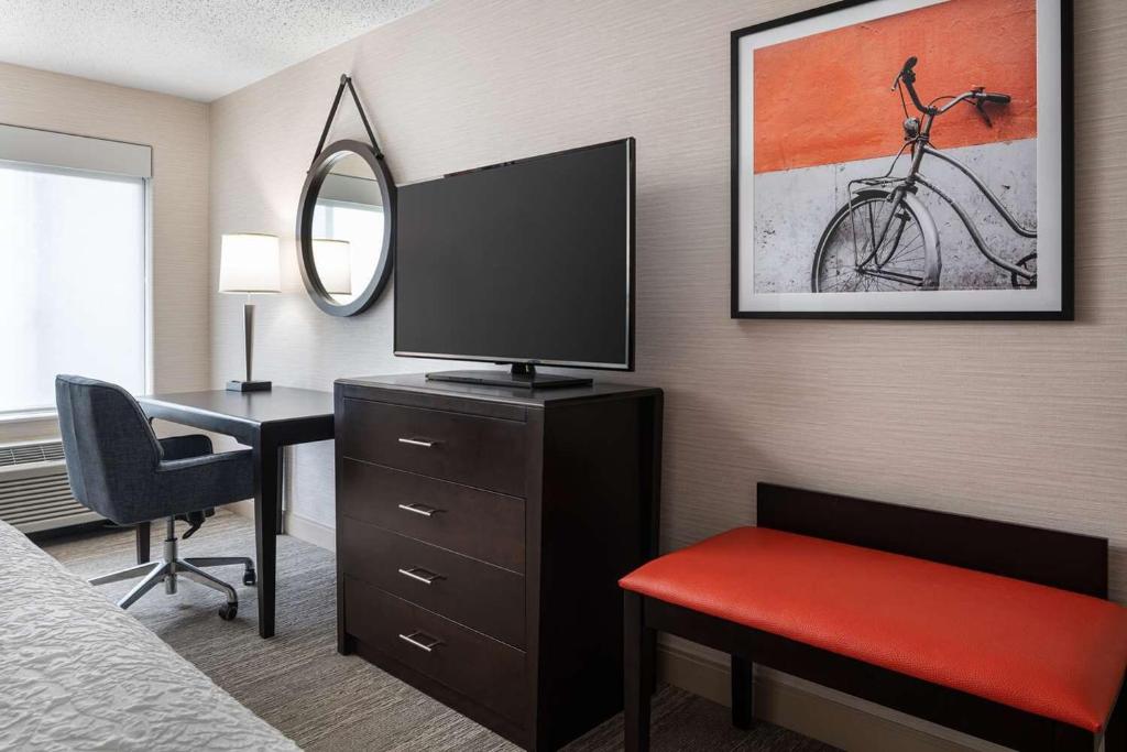 Hampton Inn Boulder/Louisville - Queen Room With Two Queen Beds - Non-Smoking
