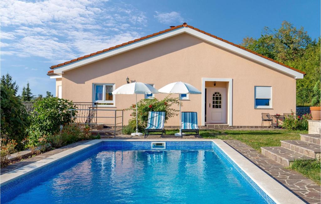 Bazén v ubytovaní Gorgeous Home In Kastav With Wifi alebo v jeho blízkosti