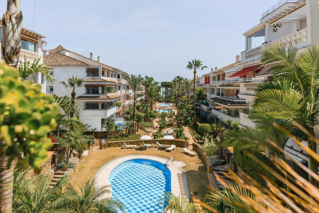 The swimming pool at or close to BEACHFRONT GOLDEN MILE PUENTO ROMANO SEA VIEW WIFI