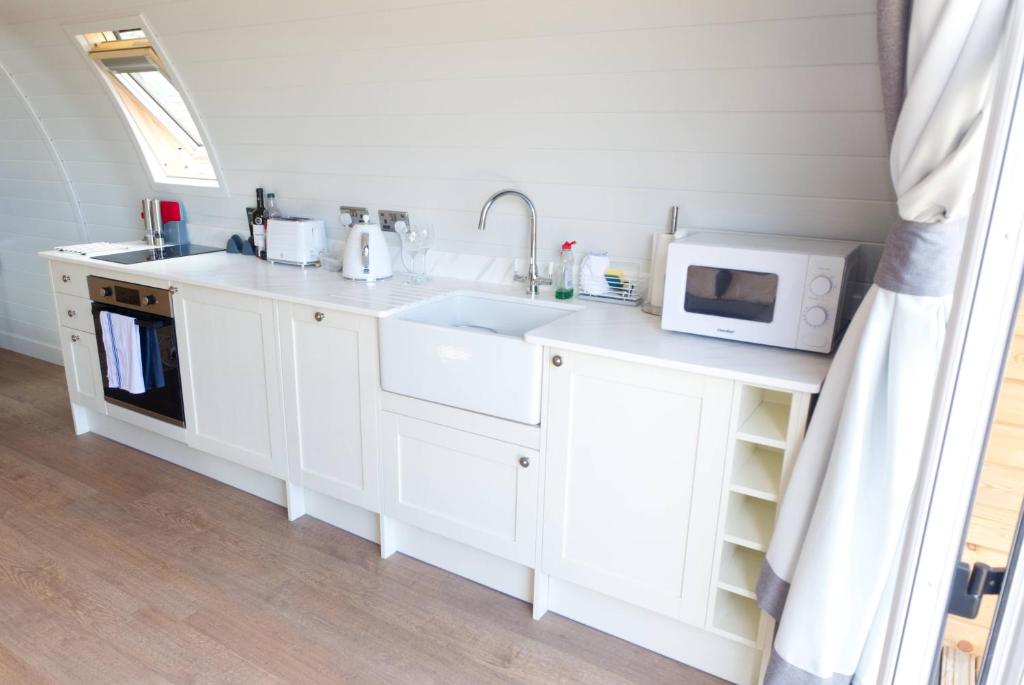 North Coast 500 Pods - Brora - Luxury Glamping Pod With Hot Tub (No Dogs)
