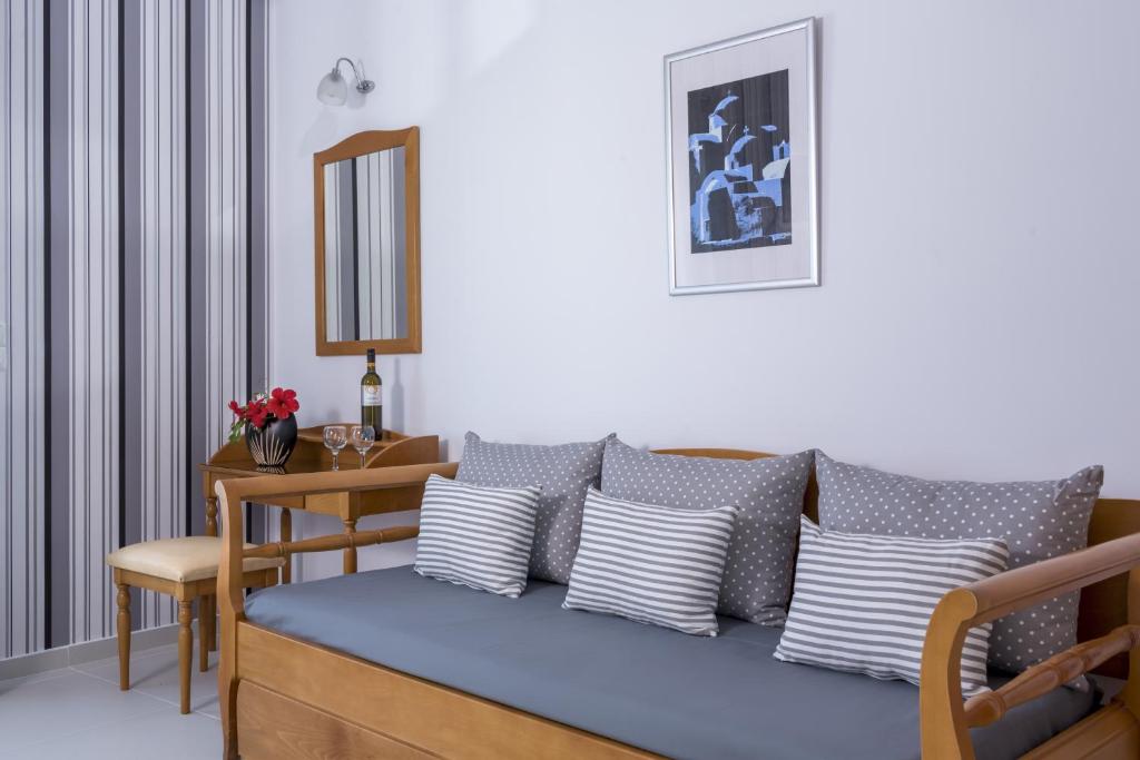 Posezení v ubytování Santellini Hotel