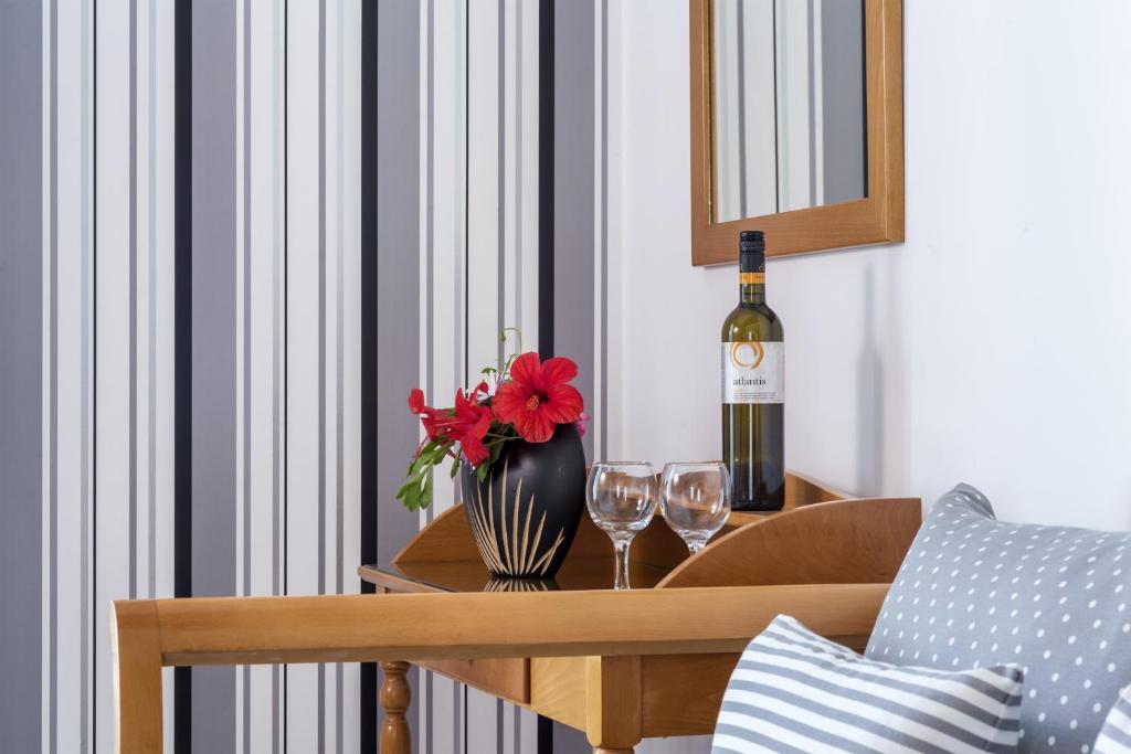Posezení v ubytování Santellini Hotel