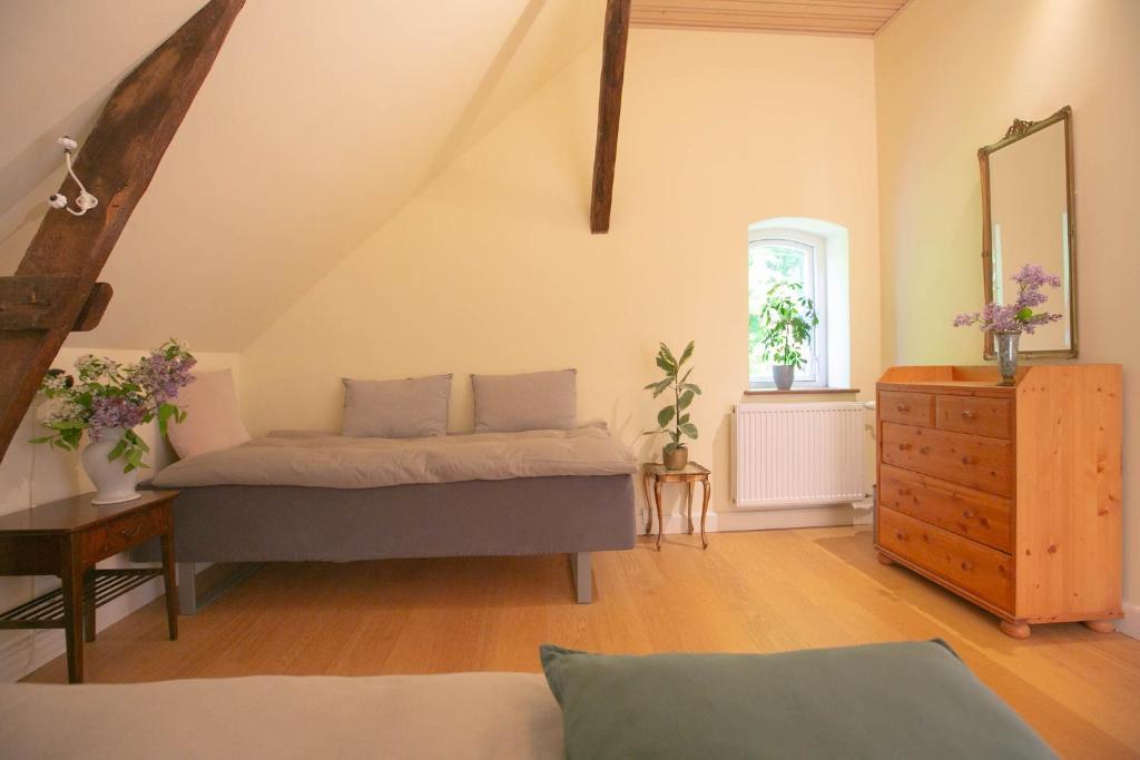 Postel nebo postele na pokoji v ubytování AvalonBnB