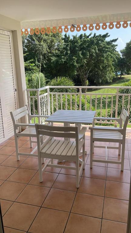 Balkón nebo terasa v ubytování News CleEnMain-Studio Babzou plus cadeau - Vue mer-Piscine-Jacuzzi-Plage-Bar