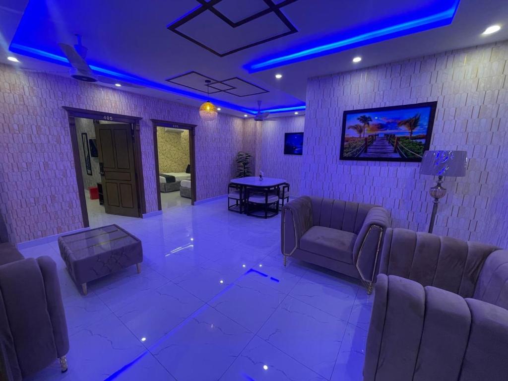 TV a/nebo společenská místnost v ubytování Hotel Croydon Int