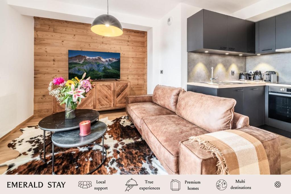 Χώρος καθιστικού στο Apartment Redwood Alpe D'Huez - by EMERALD STAY