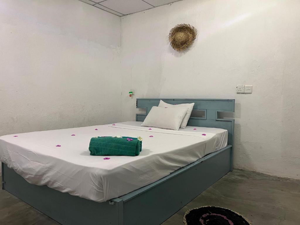 Postel nebo postele na pokoji v ubytování Cactus Arugambay