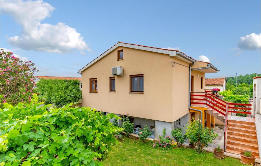 Budova, v ktorej sa apartmán nachádza