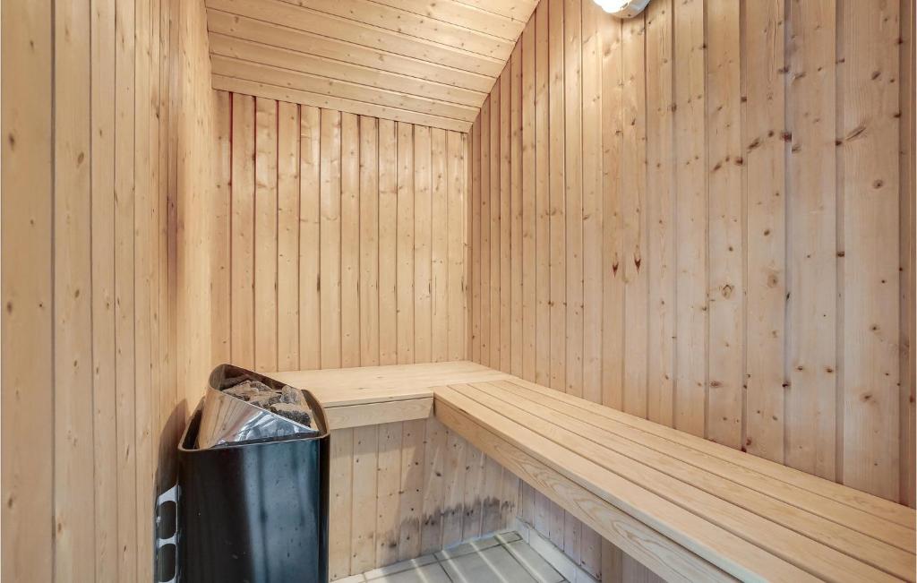 Fotografie z fotogalerie ubytování Gorgeous Home In Oksbøl With Sauna v destinaci Oksbøl