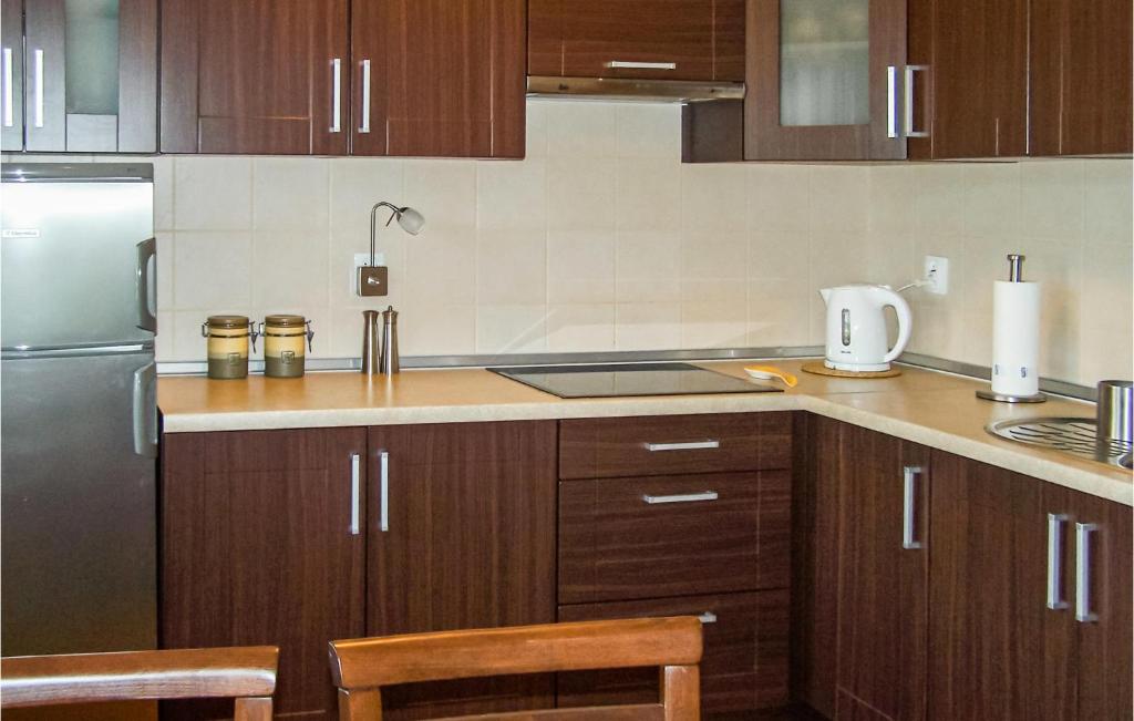 Kuchyňa alebo kuchynka v ubytovaní 1 Bedroom Nice Apartment In Kolobrzeg