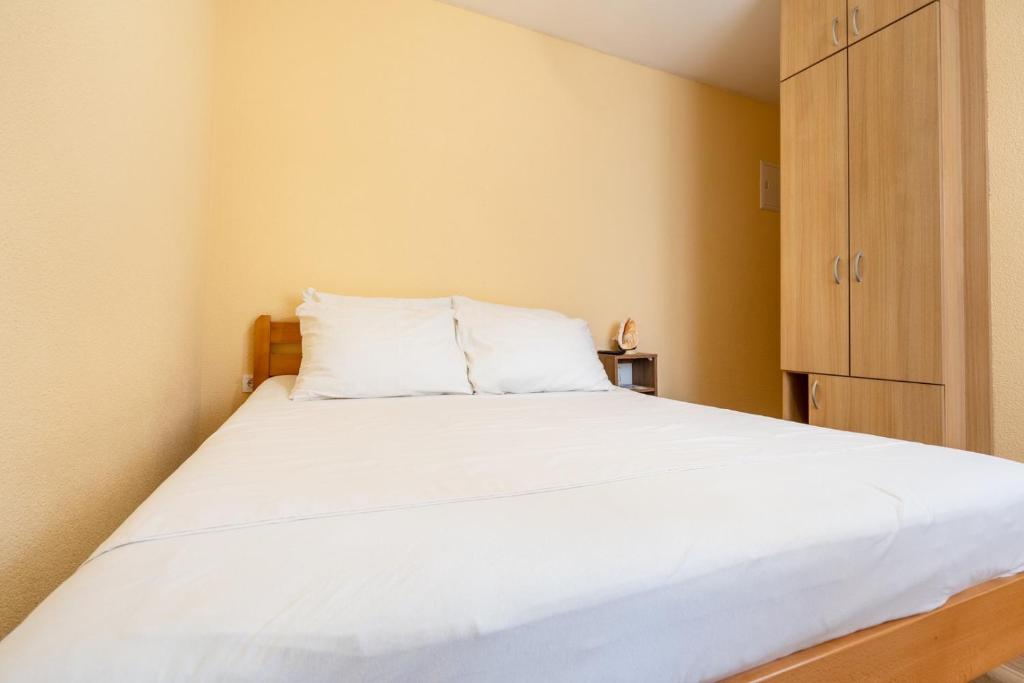 Postel nebo postele na pokoji v ubytování Guest House Ardiana