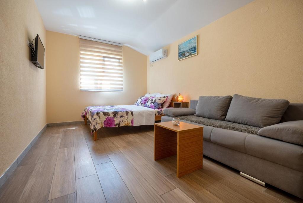 Posezení v ubytování Guest House Ardiana