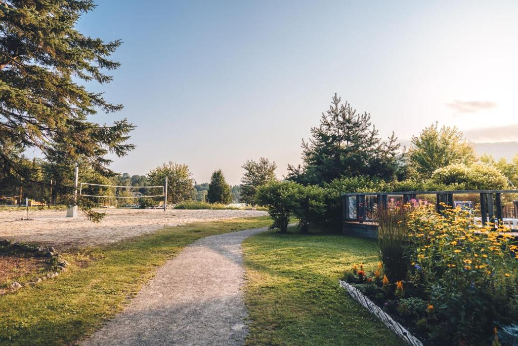 Zahrada ubytování Lakefront Mountain View - Resort Loft