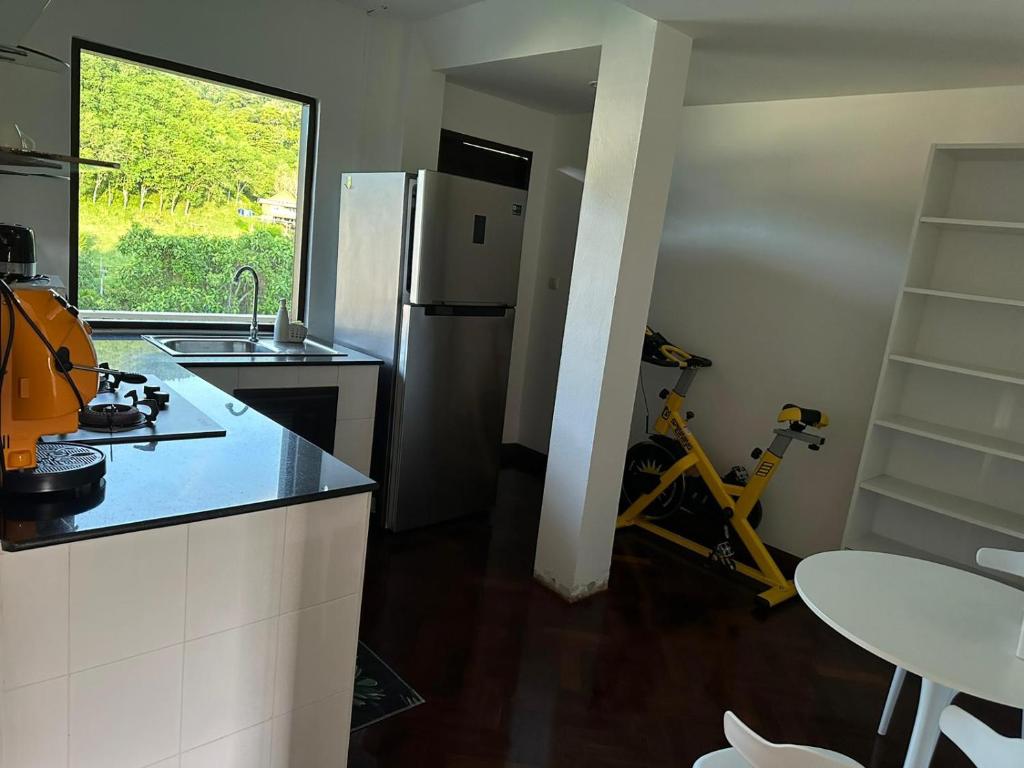 Kuchyň nebo kuchyňský kout v ubytování Beverly Hills Villa Patong