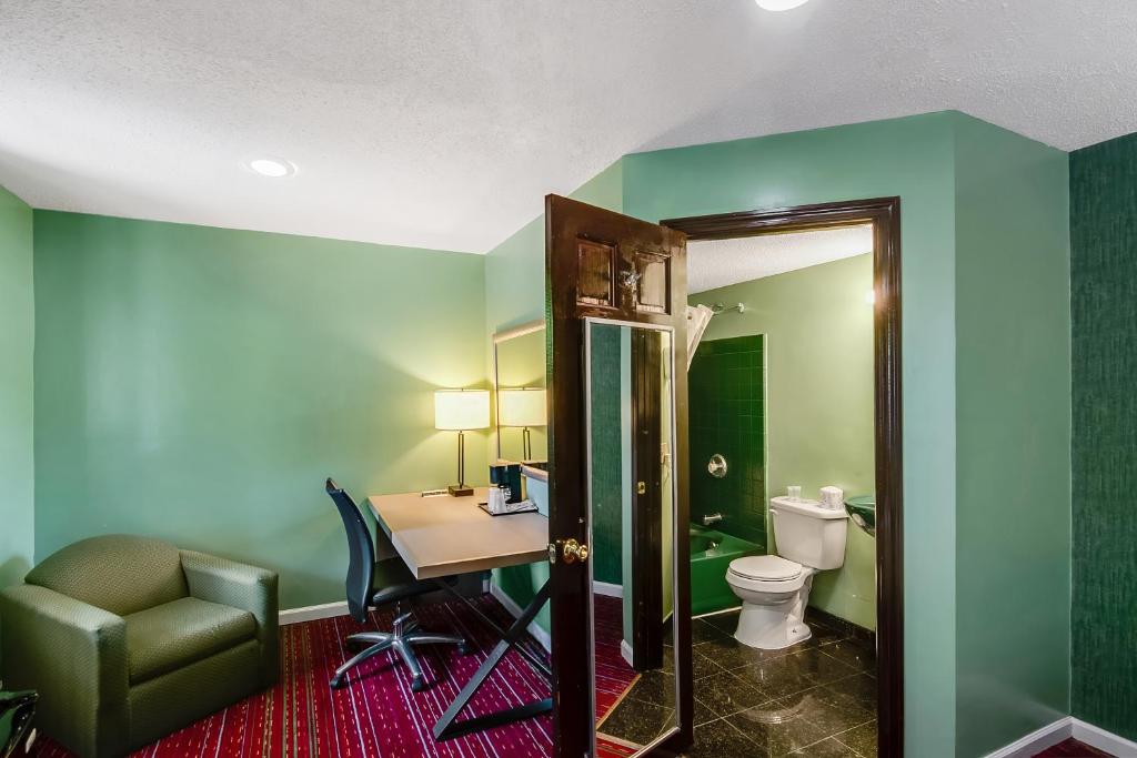 Americas Best Value Inn Torrington, CT - Quarto Duplo Com 2 Camas De Casal - Não Fumantes