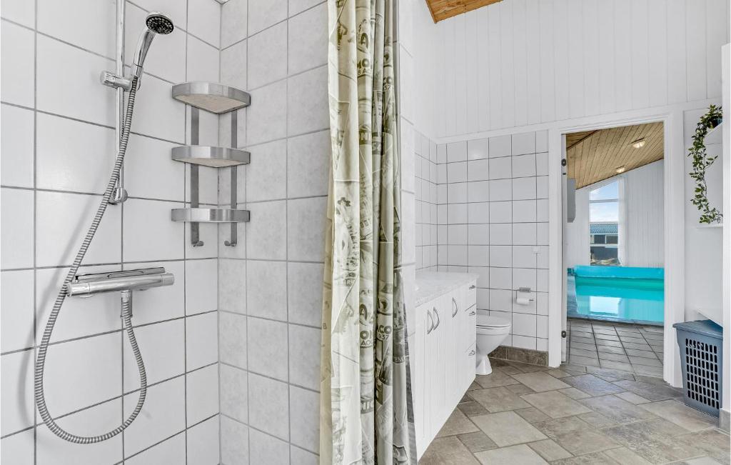 Koupelna v ubytování Stunning Home In Vestervig With Sauna