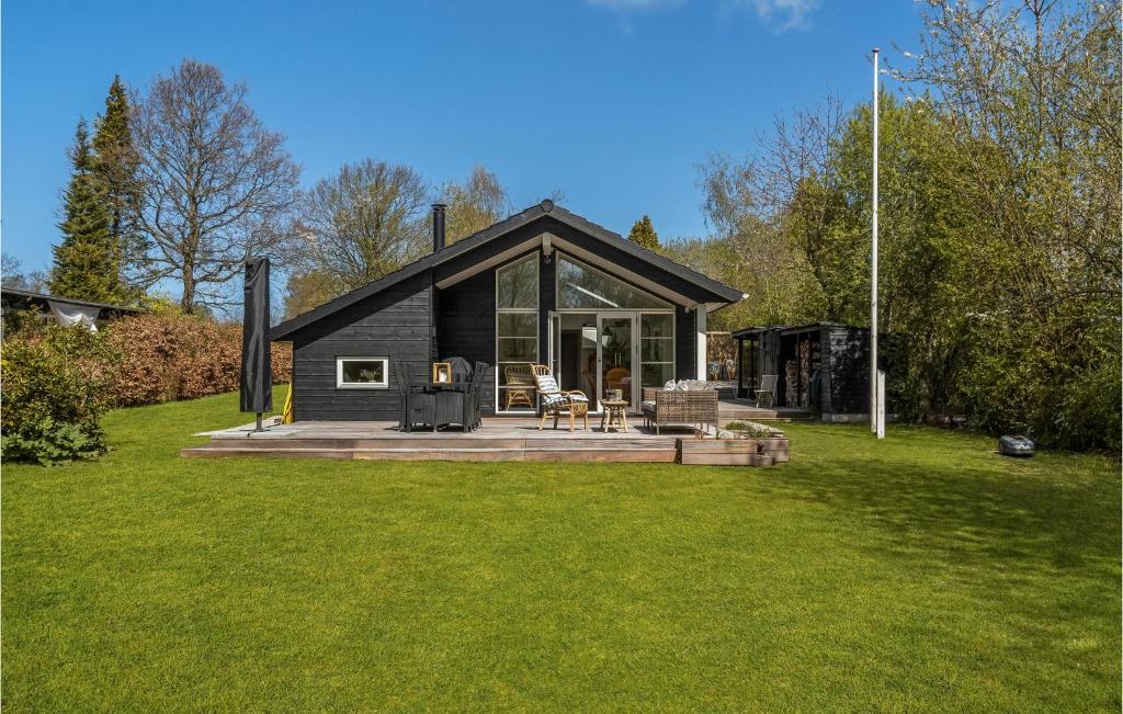 Zahrada ubytování Nice Home In Dronningmølle With Wifi