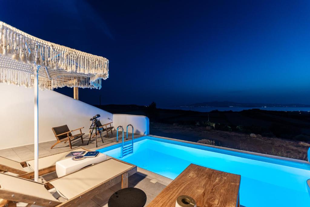 Bassein majutusasutuses Ariadne's Crown Luxury Suites with Private Pool või selle lähedal
