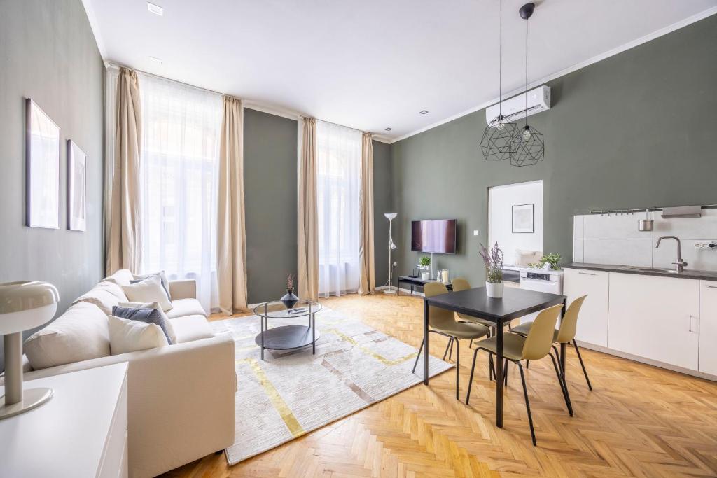 Charming & Cozy Central Elizabeth Apartment 1073 Budapest, Erzsébet körút 41 kép - 1