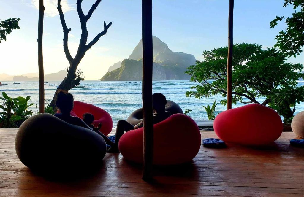 OIA Beach Hostel - El Nido 6