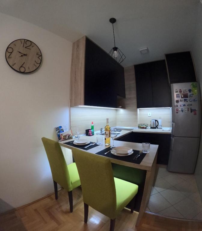 Kuchyň nebo kuchyňský kout v ubytování Apartman Stevanovic BN