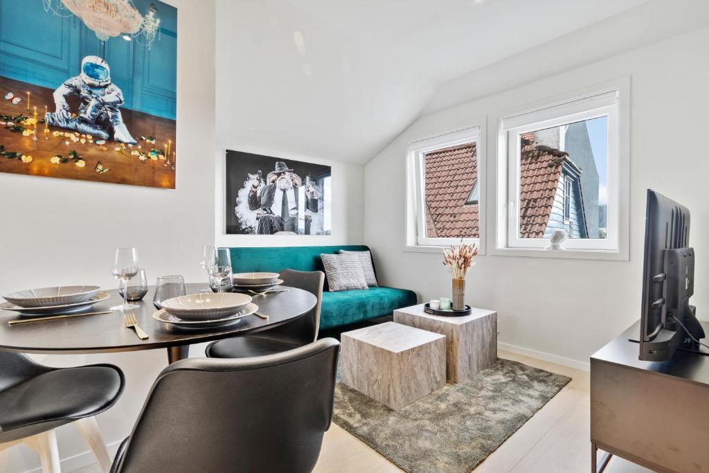 Χώρος καθιστικού στο Luxury Suite in Charming Area