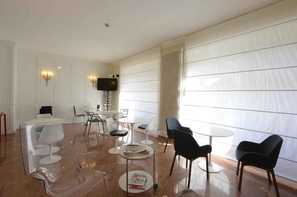 Hotel Tourist - Resim 17