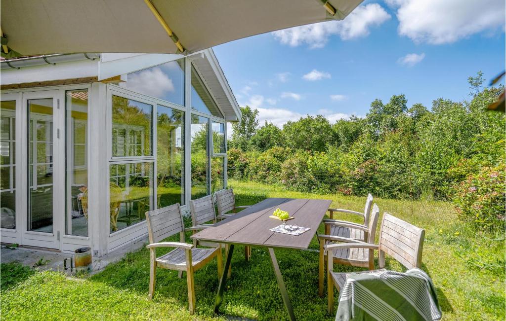 Lovely Home In Ølsted With Kitchen - Vakantiehuis Met Twee Slaapkamers