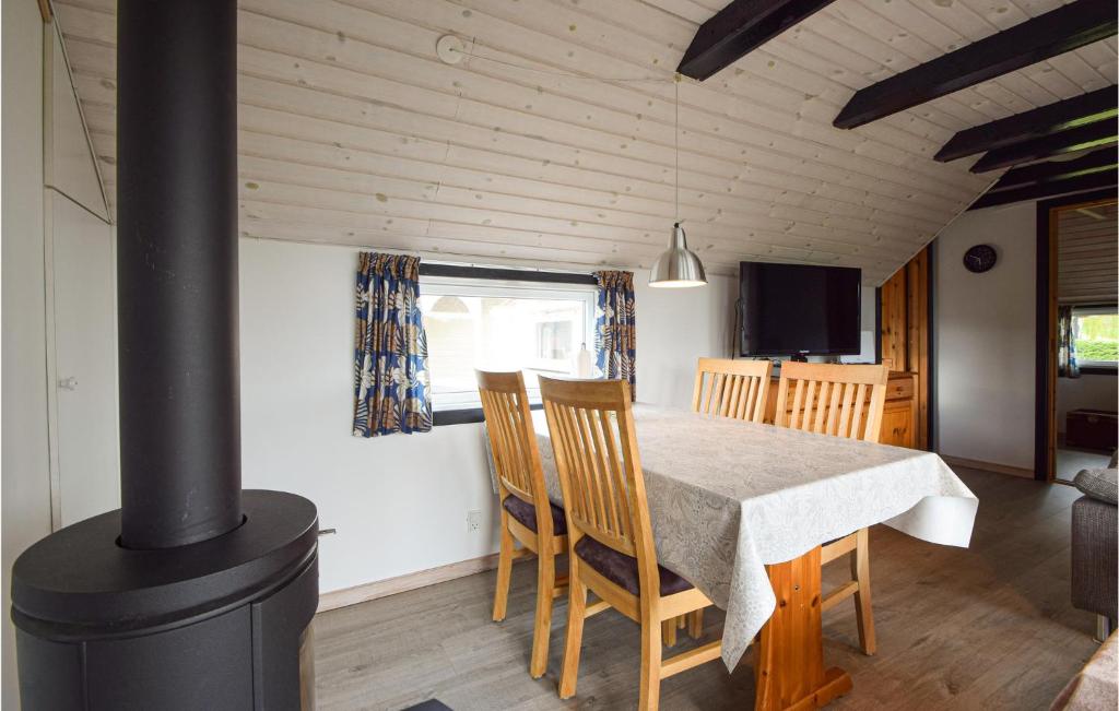 Posezení v ubytování Holiday Home Brenderup Fyn With Fireplace I