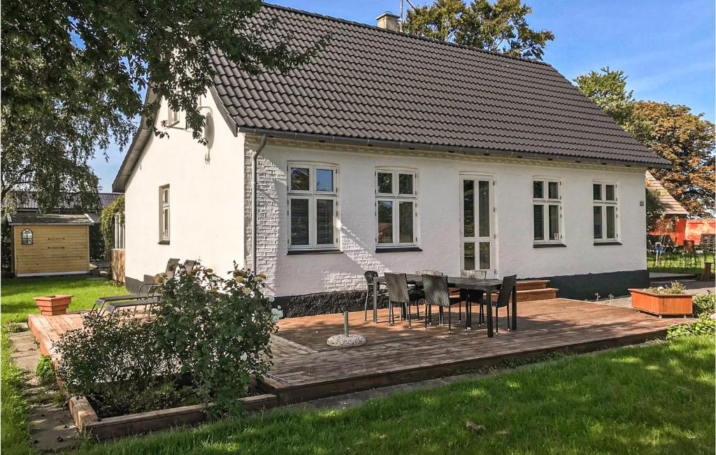 Zahrada ubytování Three-Bedroom Holiday Home In Nexo