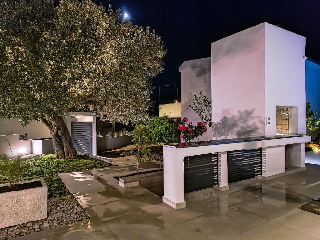 Vonkajšia záhrada v ubytovaní d'House Vinišće