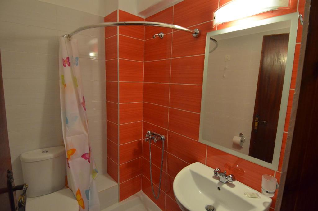 Koupelna v ubytování Mavroforos Hotel