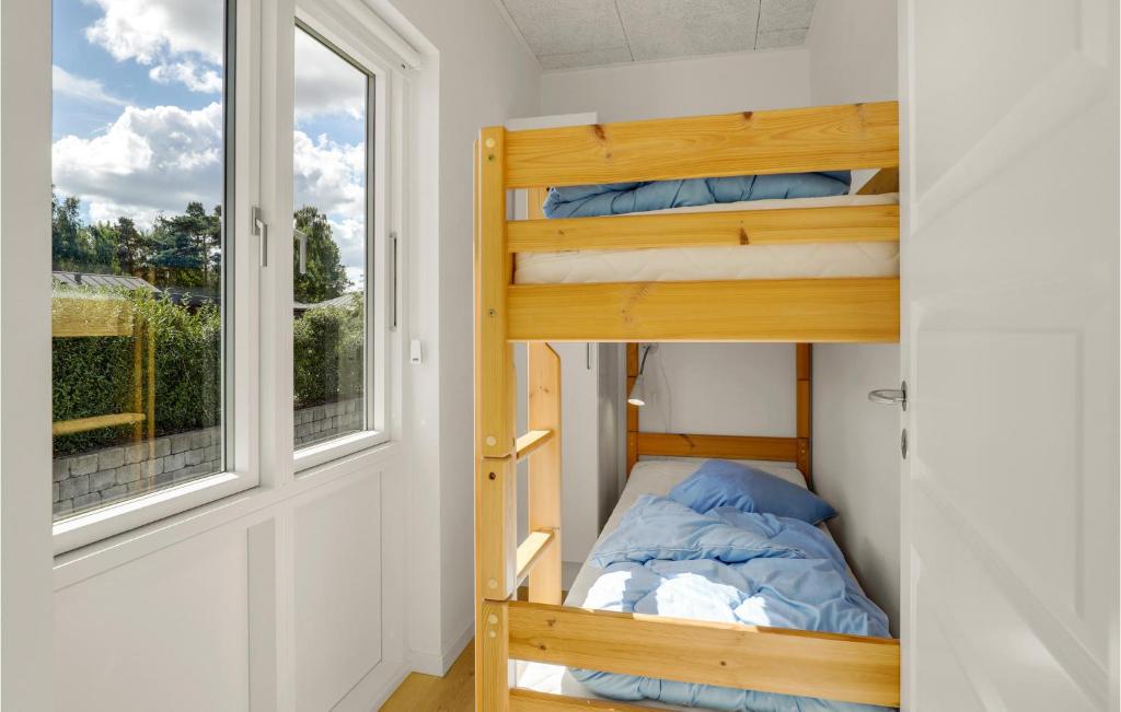 Postel nebo postele na pokoji v ubytování Nice Apartment In Nexø With Wifi