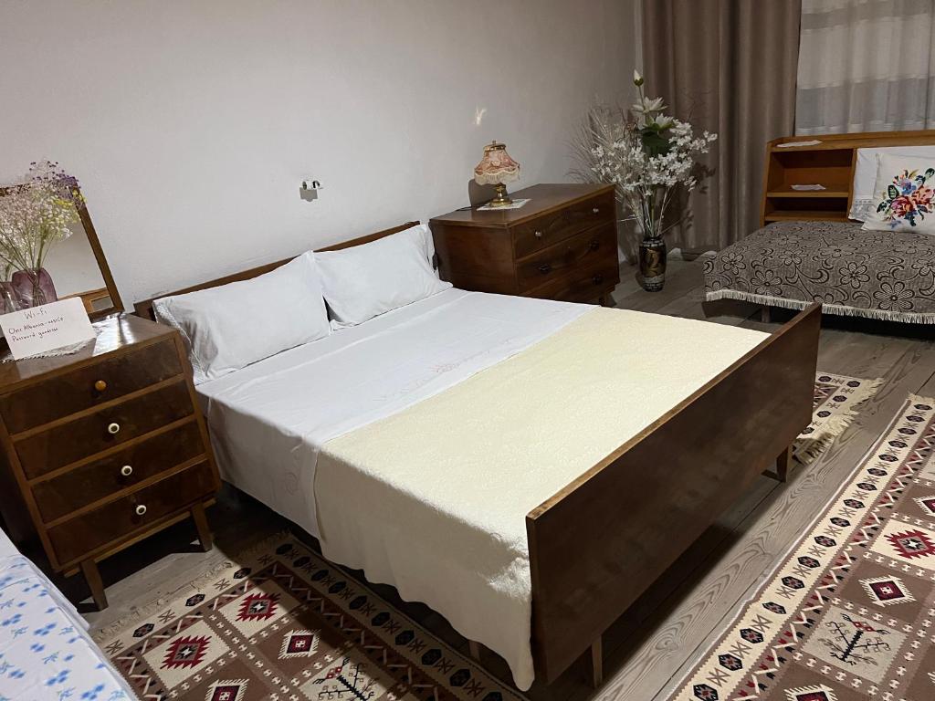 Postel nebo postele na pokoji v ubytování Tourists Guest House