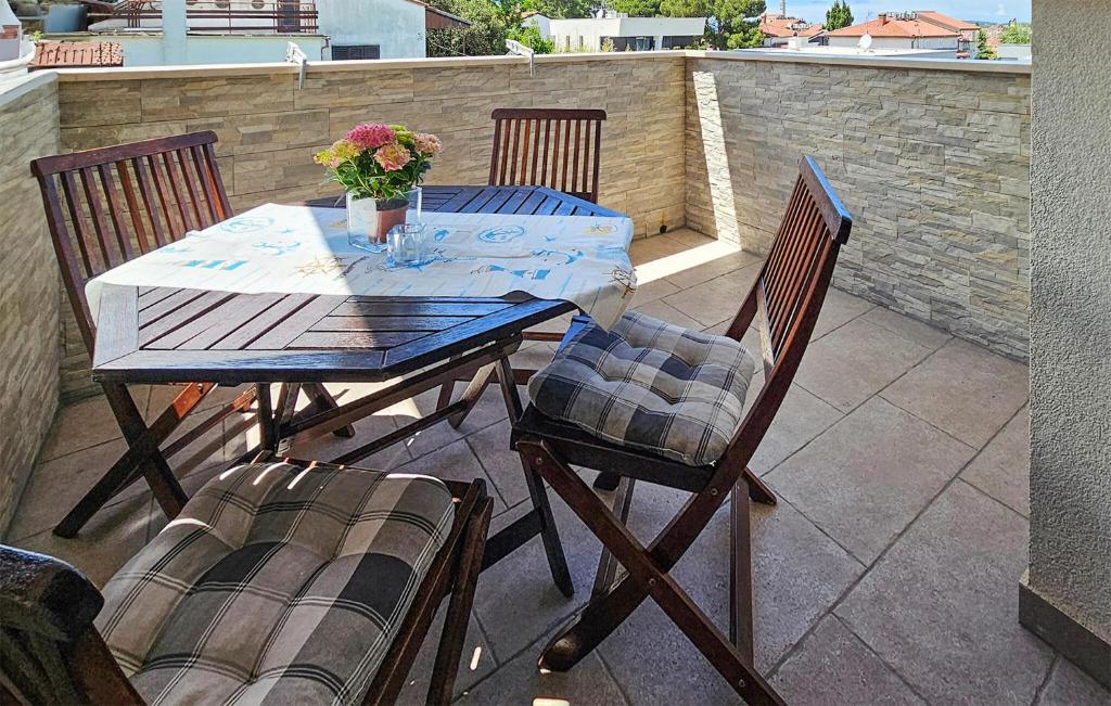 Cozy Apartment In Rovinj With Wifi