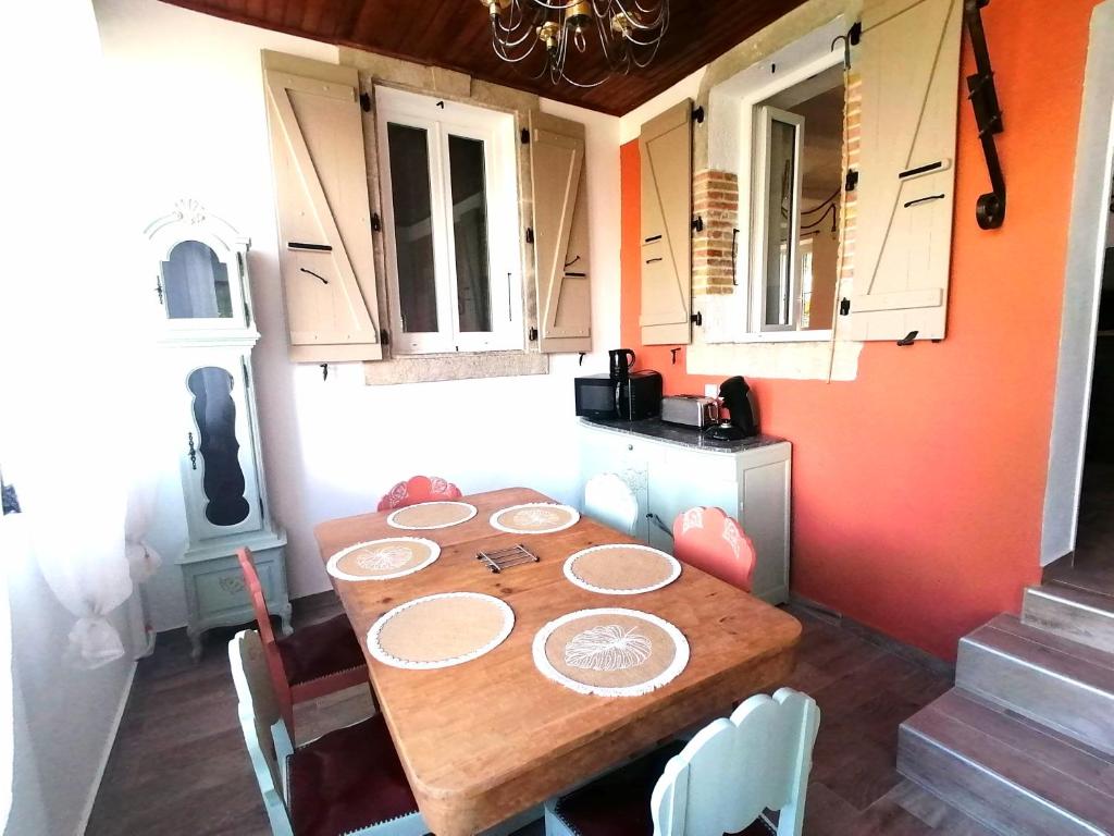 Kuchyň nebo kuchyňský kout v ubytování Gîte et chambres d'hôtes Les 2 Pins