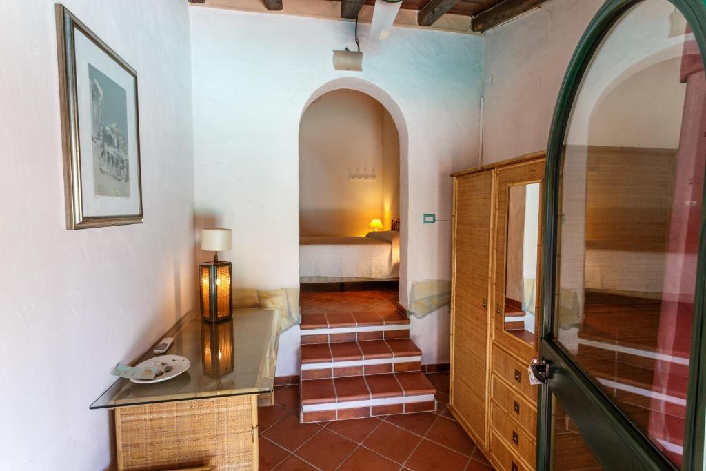 Guest House Villa Verde - Short Term Room Rentals - Queen Kamer Met Uitzicht Op Het Zwembad