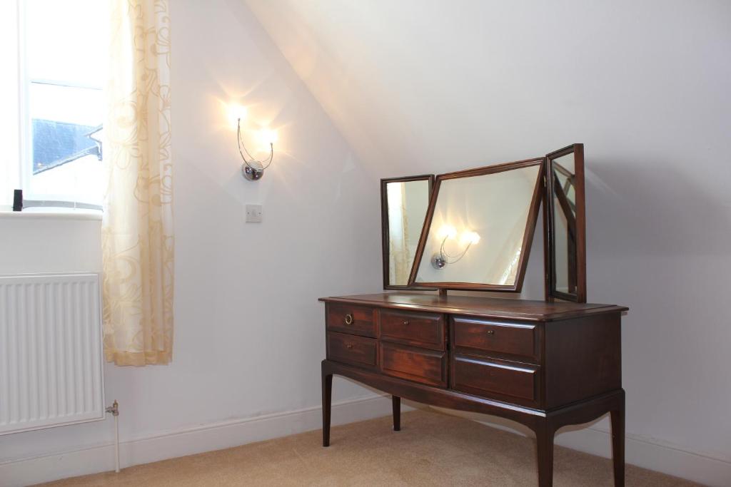 The George Hotel Stansted Airport - 