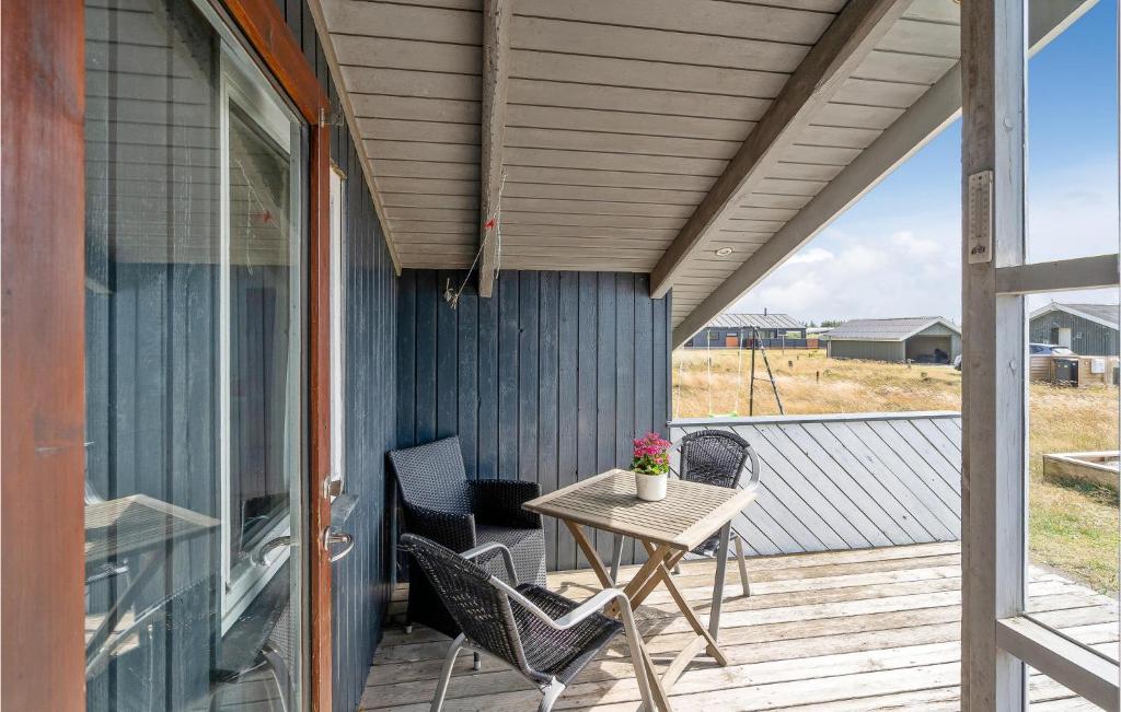 Balkón nebo terasa v ubytování Nice Home In Hvide Sande With Wifi