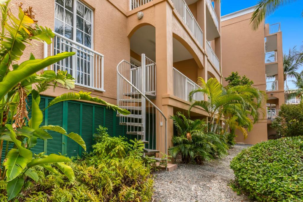 Ein Garten an der Unterkunft Beachside Resort &amp; Residences