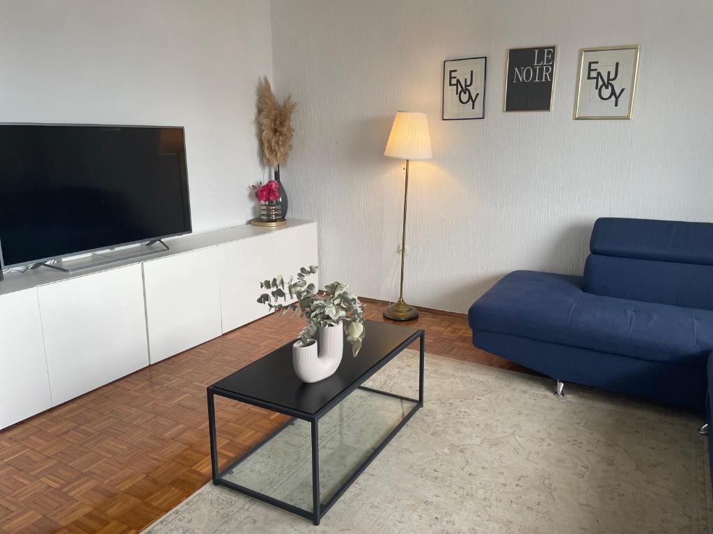 TV a/nebo společenská místnost v ubytování Apartman's M4 Stay by the Sea Kali