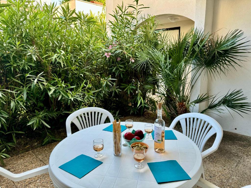 Beach Cannes Bungalows italokat is kínál