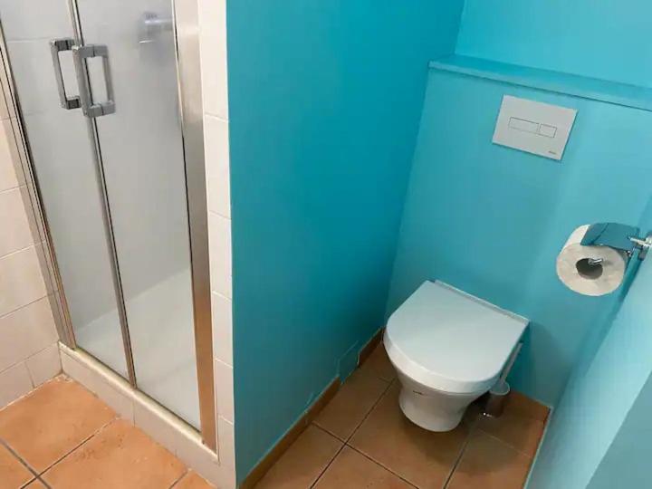 Koupelna v ubytování News CleEnMain-Studio Babzou plus cadeau - Vue mer-Piscine-Jacuzzi-Plage-Bar