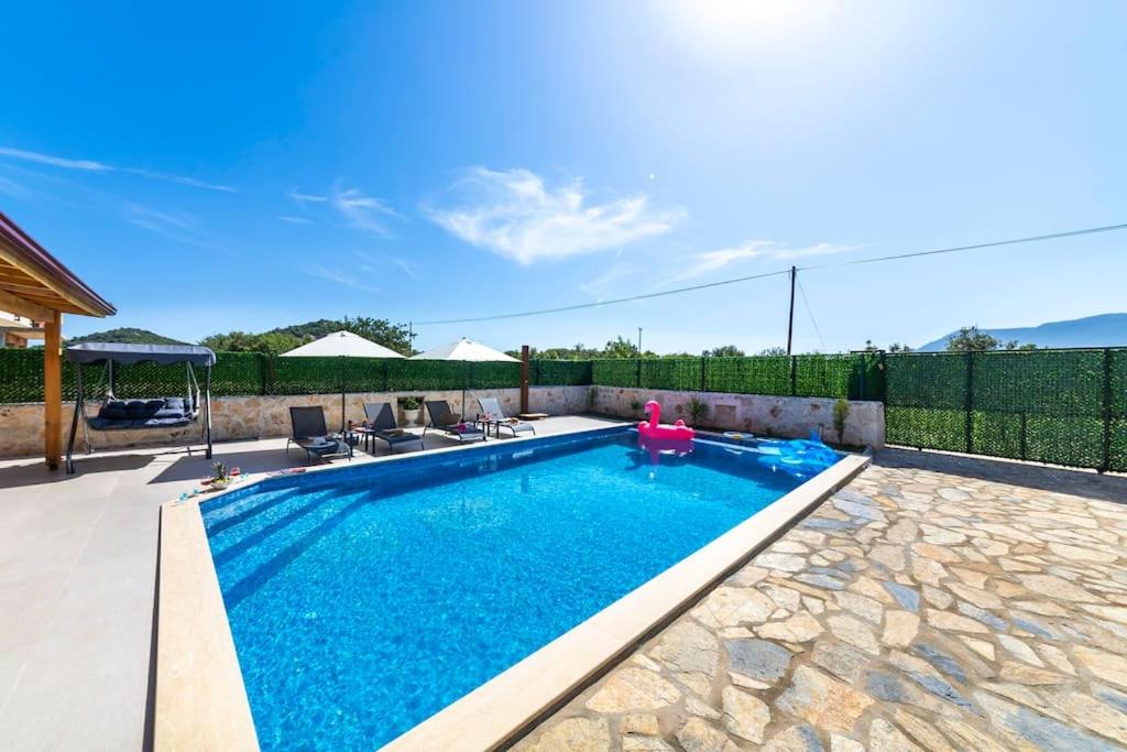 Bazén v ubytování Villa Vita Kaş - Lüx Villa nebo v jeho okolí