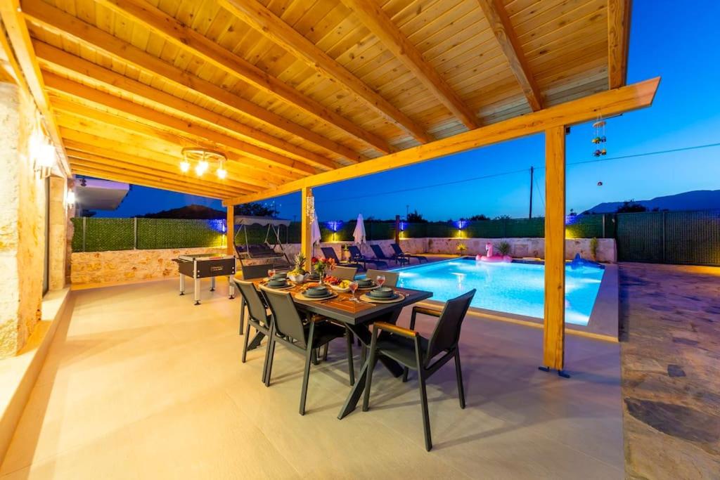 Bazén v ubytování Villa Vita Kaş - Lüx Villa nebo v jeho okolí