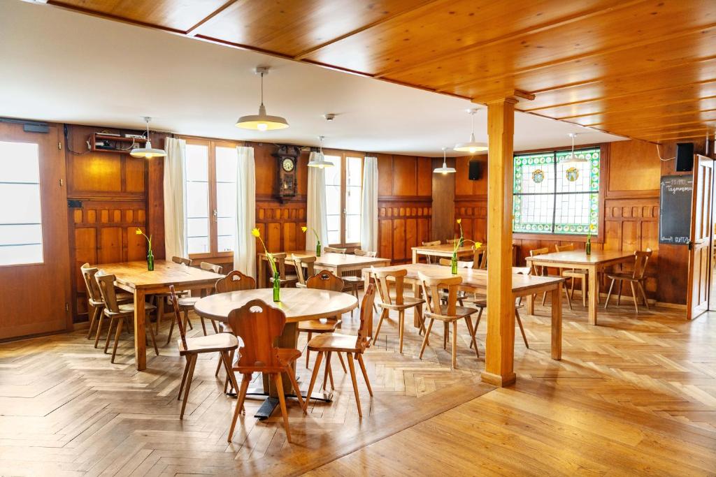 Restaurace v ubytování Pilgerhaus Maria-Rickenbach - Anreise nur via Luftseilbahn möglich