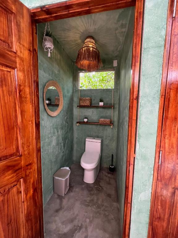Vannituba majutusasutuses Santa Lova Eco-hostel Isla Tintipan