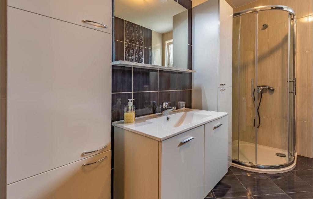 Łazienka w obiekcie Apartment Medulin 04